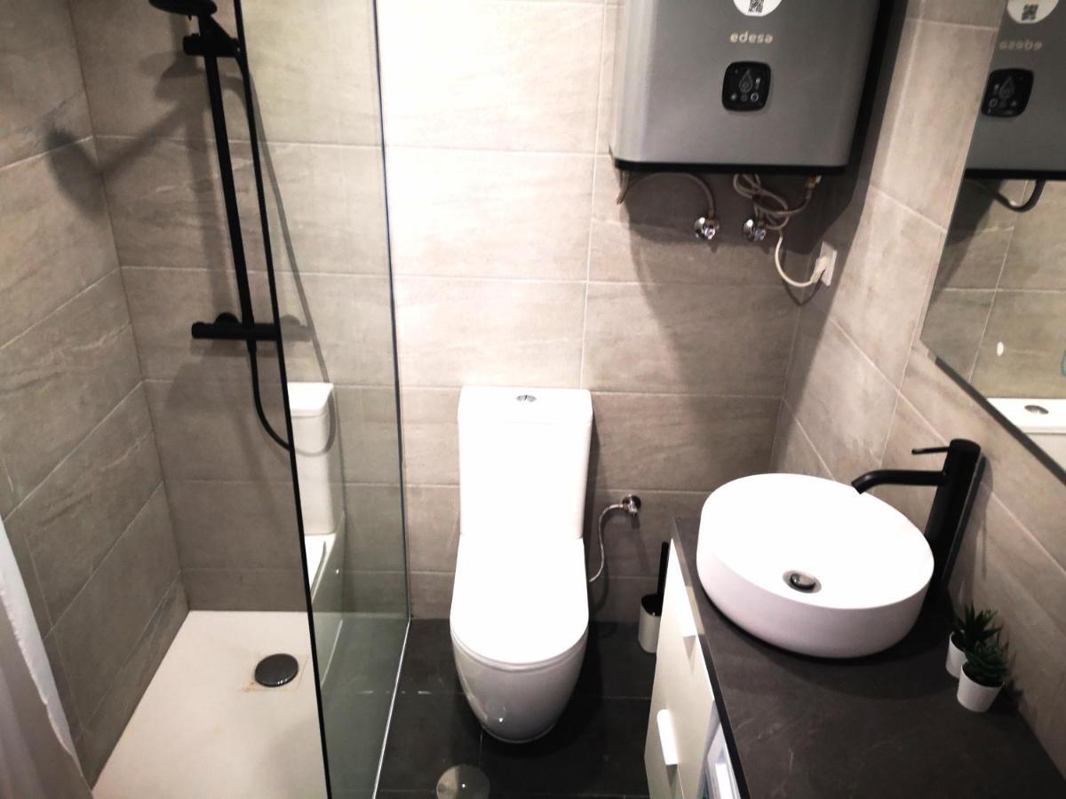 Studio With Terrace And Pool 托雷维耶哈 外观 照片